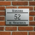 Tabliczka adresowa na elewacji domu – stal szczotkowana, wzór 4