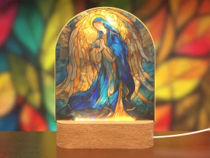 Lampka LED z wizerunkiem Marii w stylu witrażu – wyjątkowy prezent na chrzest i komunię