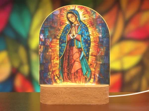 Lampka LED witrażowa Maria – piękny motyw religijny z możliwością personalizacji pudełka