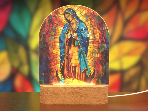 Lampka LED religijna z Marią w stylu witrażu, nadrukowana na plexi – duchowy element dekoracyjny do każdego wnętrza.