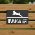 Tabliczka „Uwaga Groźny Pies!” w kolorze antracytowym, skaczący pies, wzór 3