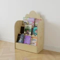 Półka Montessori z książkami i komiksami, wykonana ze sklejki – idealna do dziecięcego pokoju.