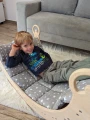 Bujak Drewniany z Szare Gwiazdy, zabawka Montessori dla  dziecka. Poduszka Szare Gwiazdy do bujaka Montessori, Bujaka dla dzieci z Poduszką Szare Gwiazdy. Szare Gwiazdy Poduszka do Bujak ze zjeżdżalnią i ścianką